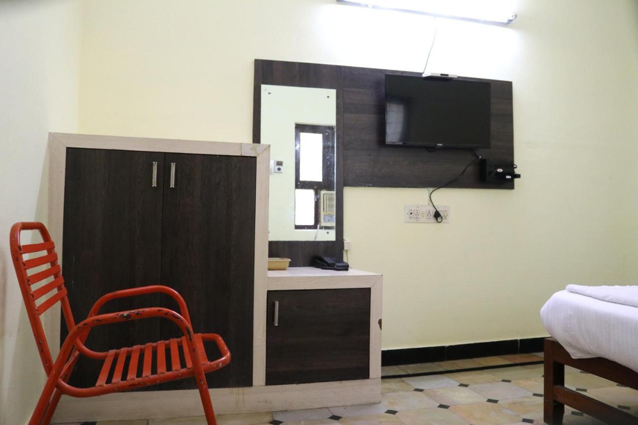 Hotel Siva Sakthi Tiruvannamalai Ngoại thất bức ảnh