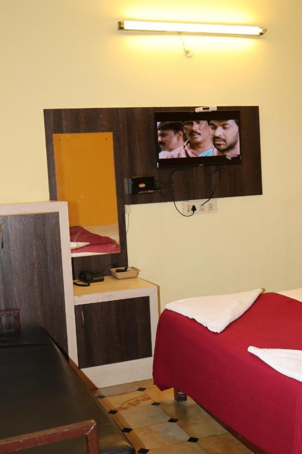 Hotel Siva Sakthi Tiruvannamalai Ngoại thất bức ảnh
