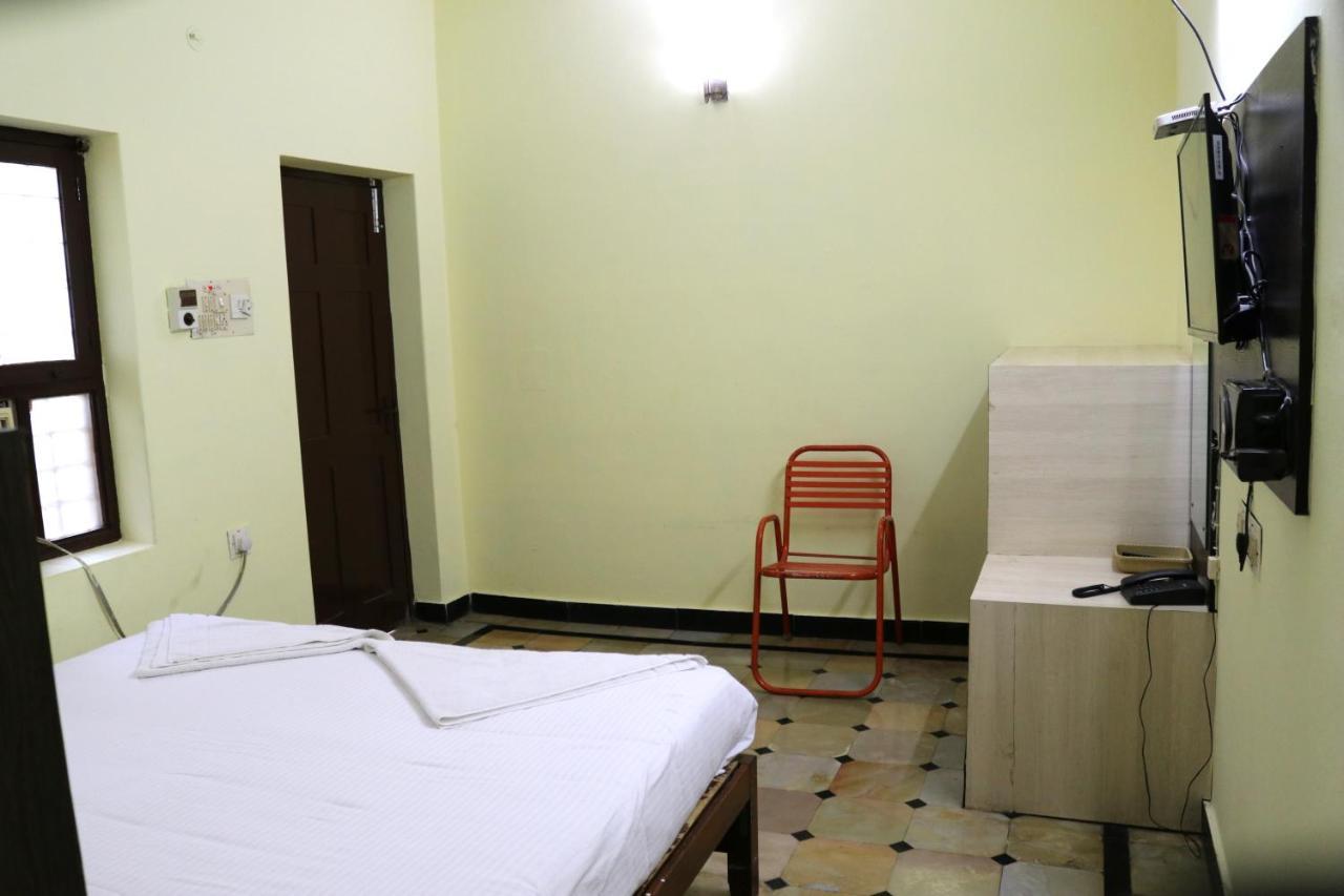Hotel Siva Sakthi Tiruvannamalai Ngoại thất bức ảnh